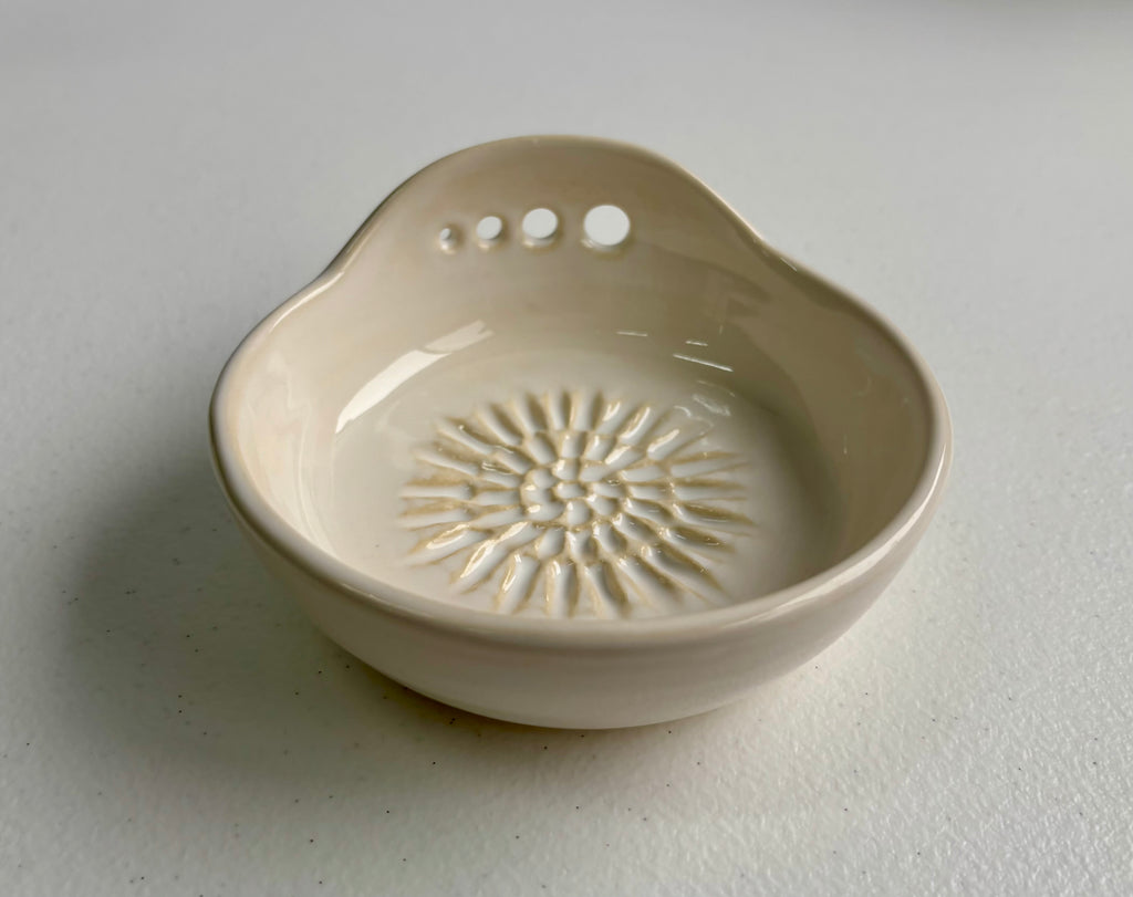 Garlic/Ginger Grater Herb Stripper in Off White Clay in White Gloss – Clay Create Australia
