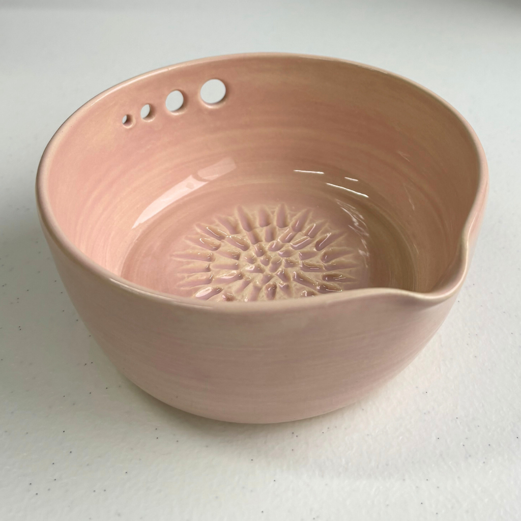 Grater Dressing Bowl in Off White Clay in Soft Pink Gloss – Clay Create Australia