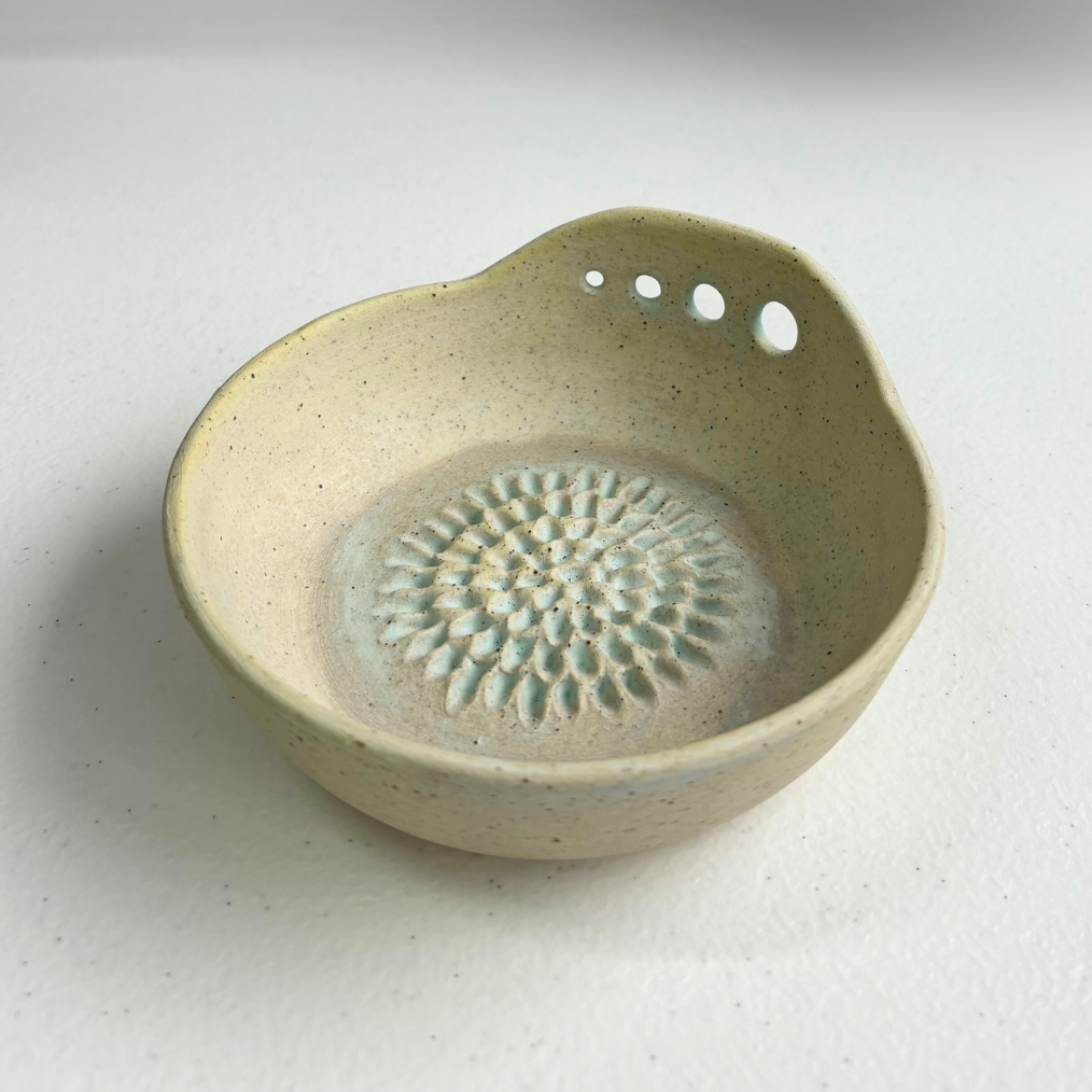 Garlic/Ginger Grater Herb Stripper in White Speckled Clay in Sealers Cove Matte – Clay Create Australia