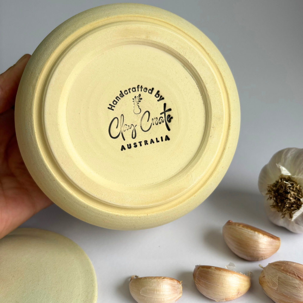 Garlic Keeper in Off White Clay – Clay Create Australia